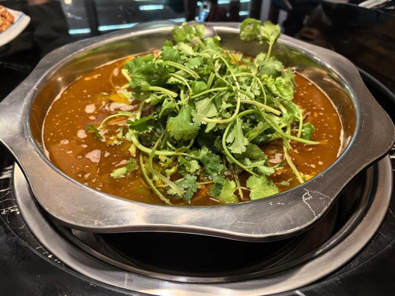 新月楼饭店：城市舌尖上的璀璨明珠